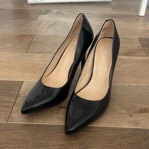 Nine  West Black Pointed Toe Pumps